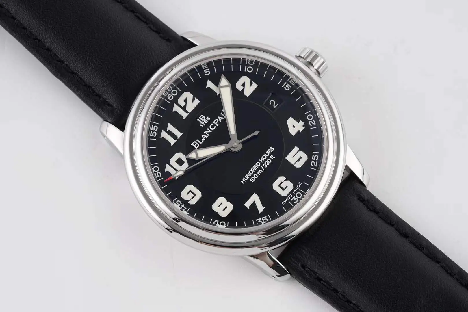 Hundred Hours schwarzes Zifferblatt in Stahl am schwarzen Lederarmband – Bild 4