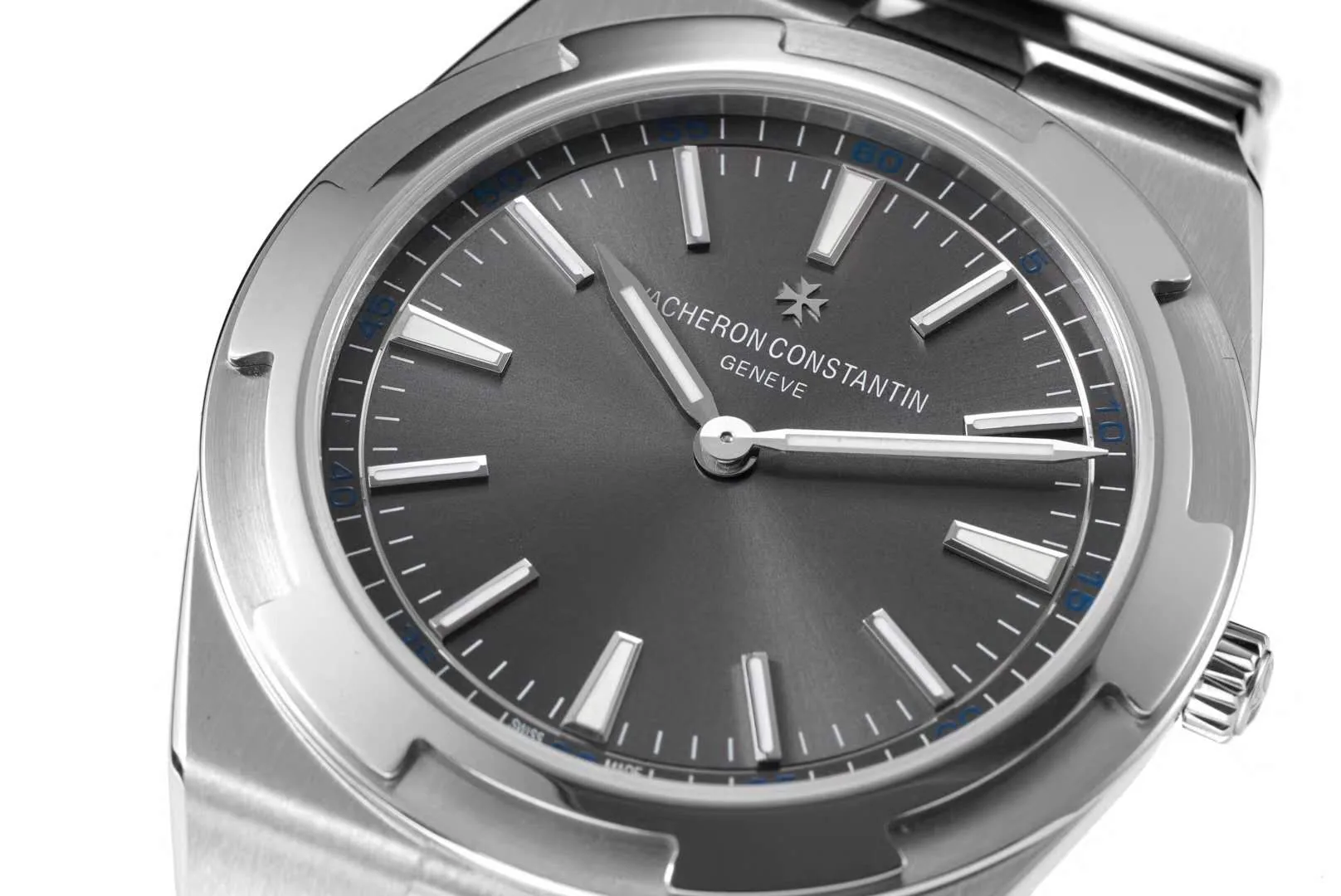 Overseas Grey Dial Ref: 4500V - Image 6