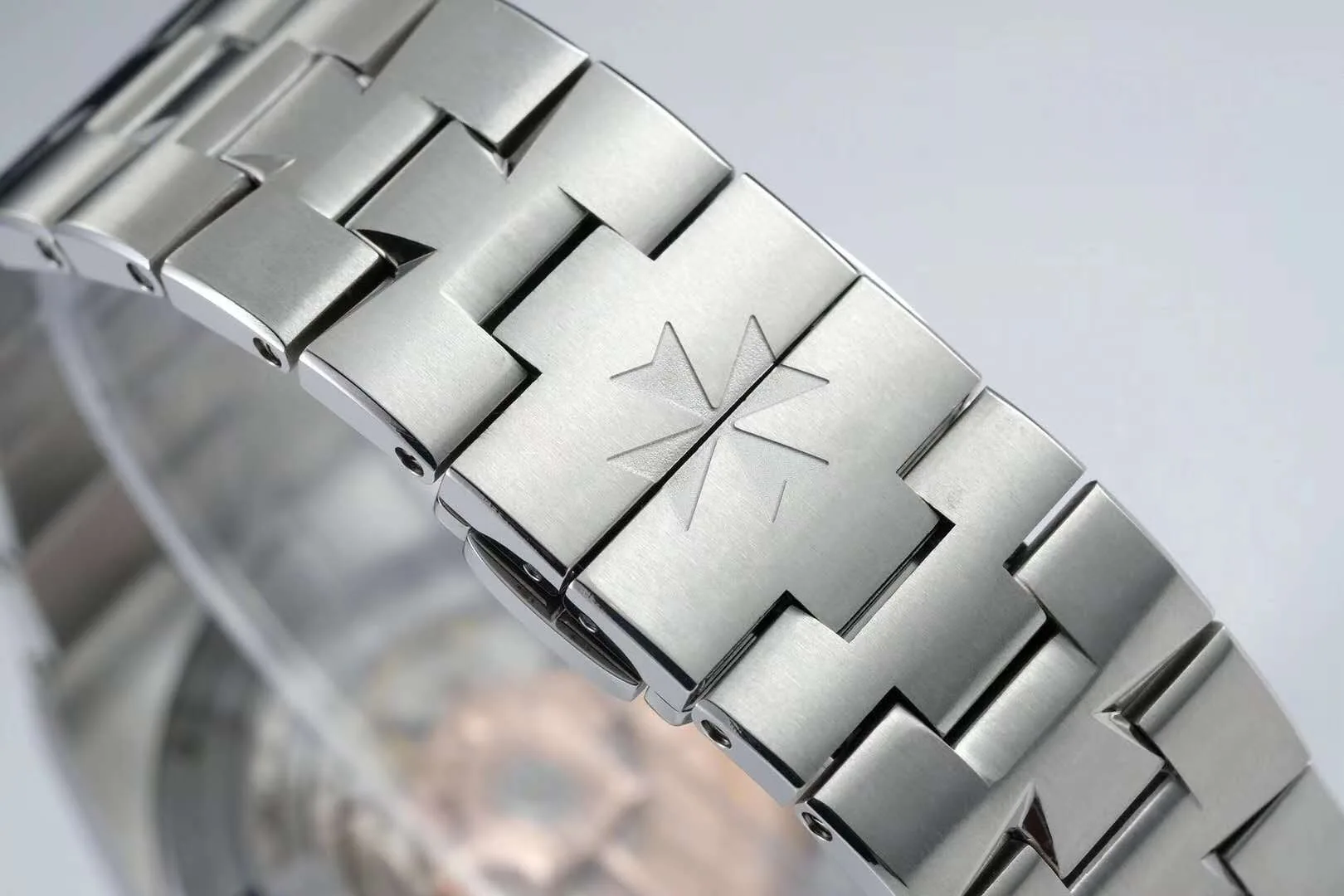 Overseas Grey Dial Ref: 4500V - Image 4