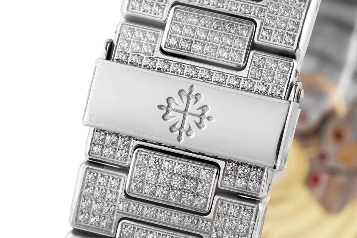 Nautilus Jumbo 5711 Diamond Dial in White Gold with Paved Diamonds - Image 5