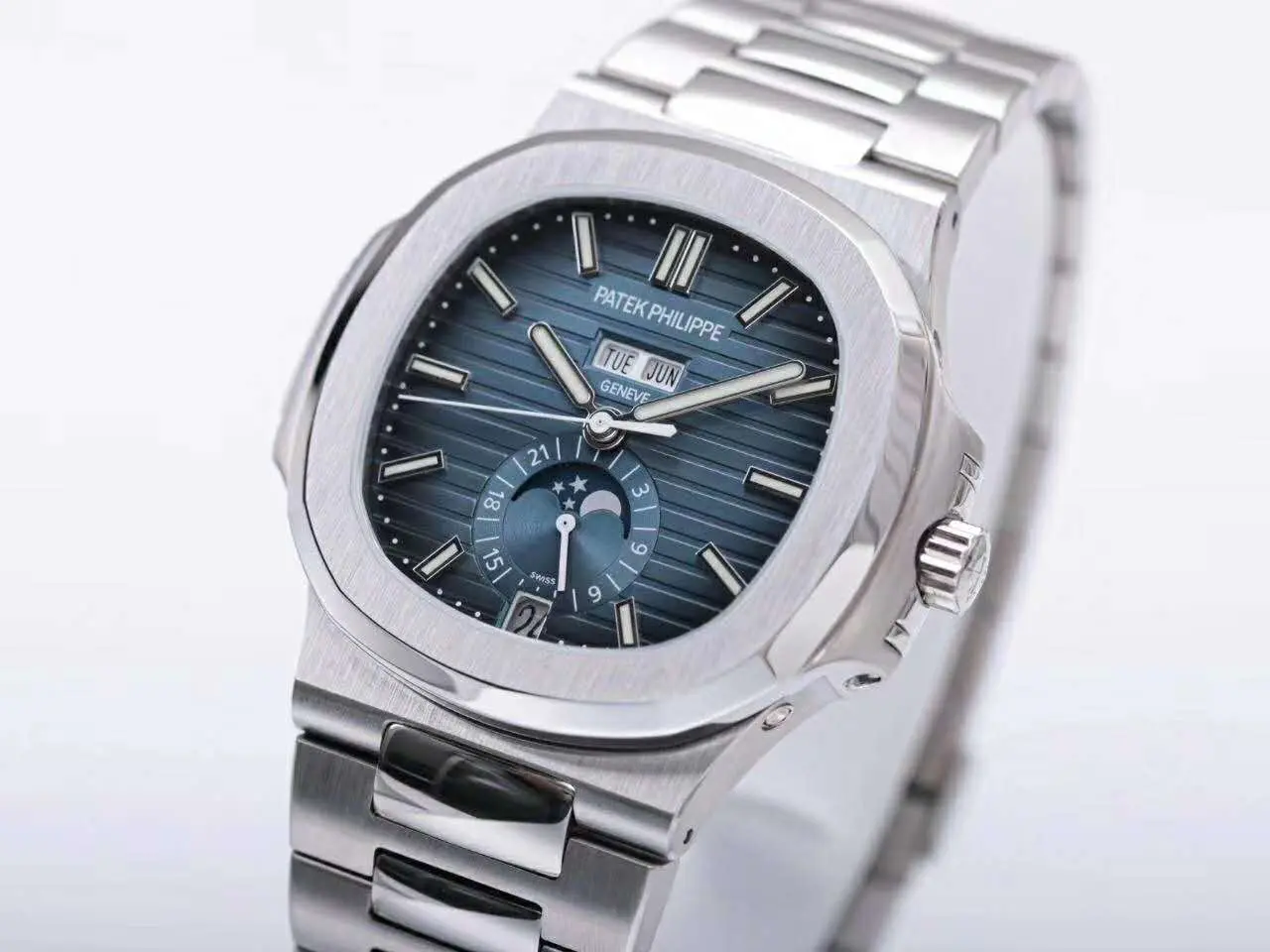 Nautilus 5726/1A-014 quadrante blu in acciaio - immagine 2