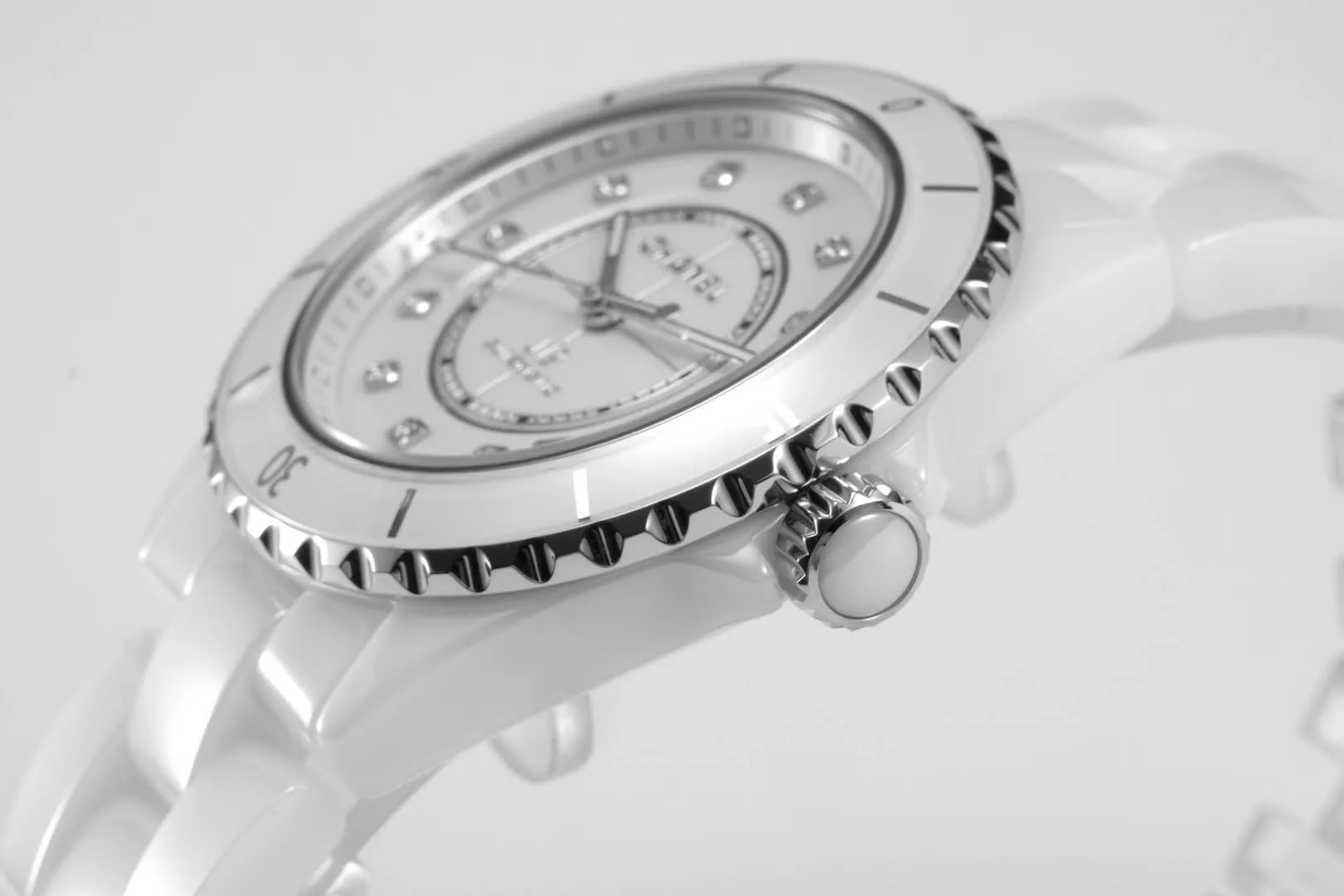 J12 White Ceramic and Steel with Diamond Markers Ref: H5705 - Image 10