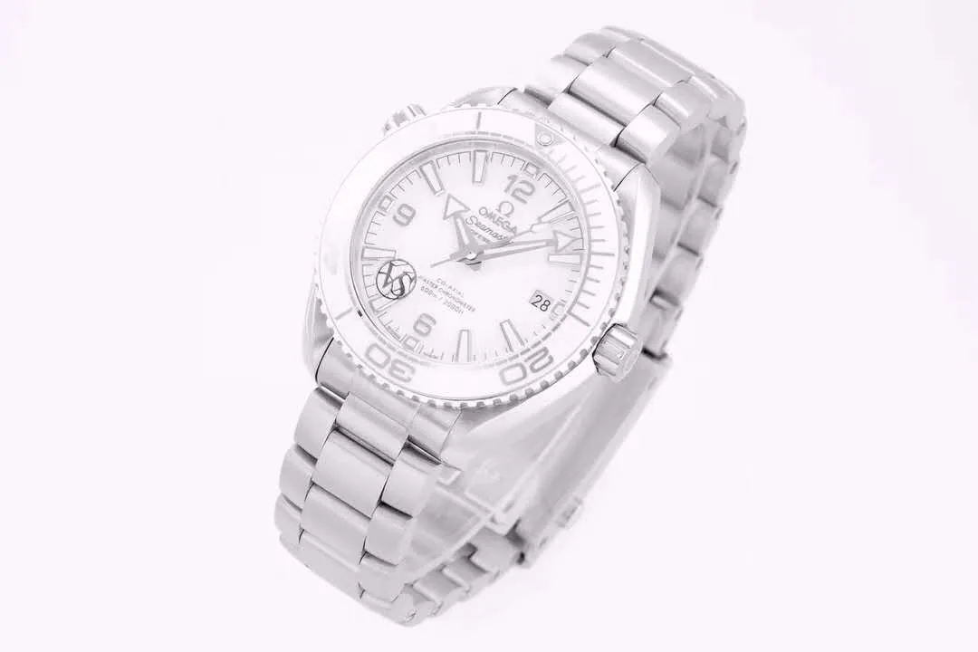 Seamaster Planet Ocean 600M Co-Axial Master Chronometer White Dial 39.5mm on Bracelet - Image 3