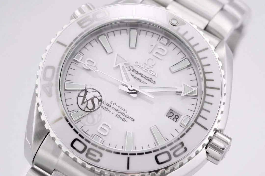 Seamaster Planet Ocean 600M Co-Axial Master Chronometer White Dial 39.5mm on Bracelet - Image 10