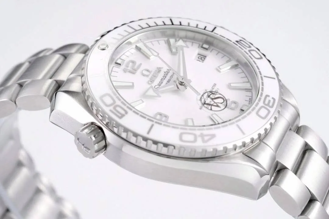Seamaster Planet Ocean 600M Co-Axial Master Chronometer White Dial 39.5mm on Bracelet - Image 6