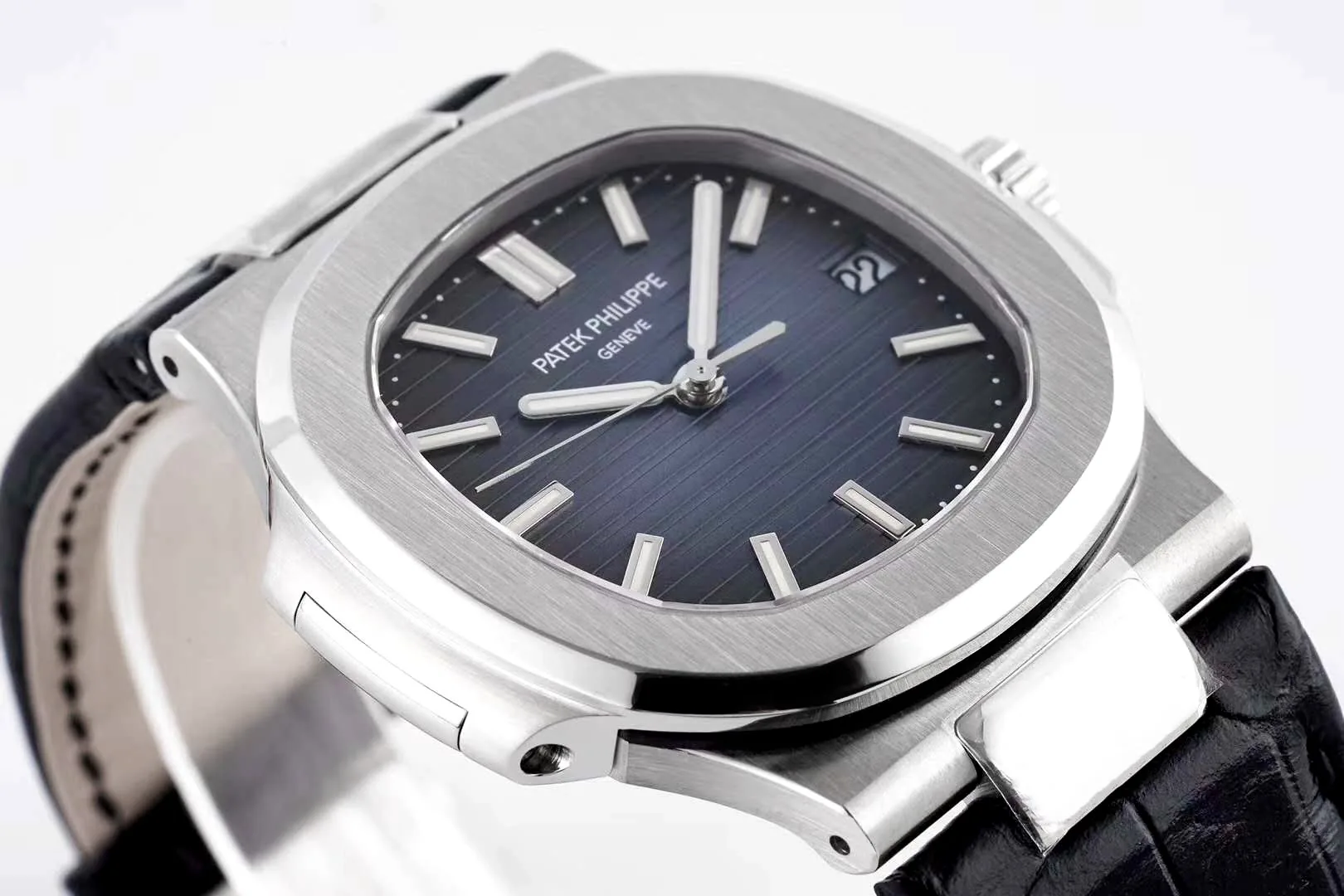 Nautilus Jumbo 5711 cadran bleu en acier avec bracelet en cuir noir – Image 8