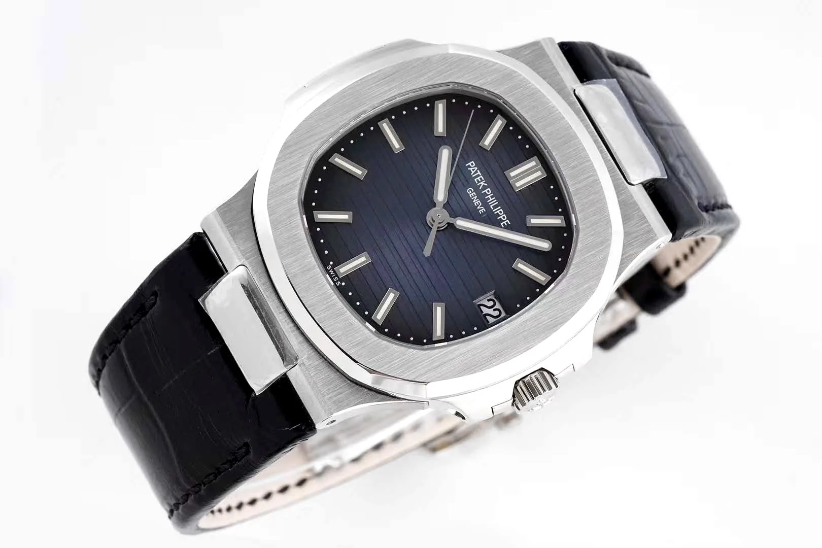 Nautilus Jumbo 5711 cadran bleu en acier avec bracelet en cuir noir – Image 2