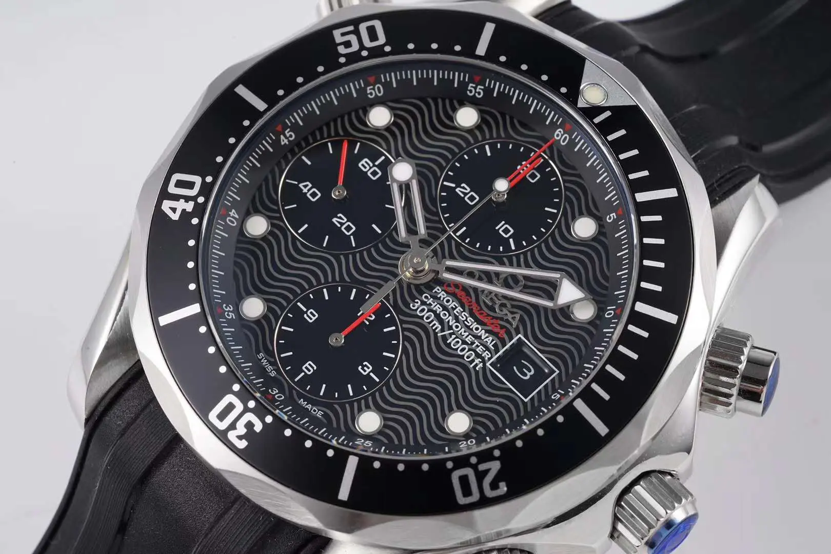 Seamaster Diver 300m Chronograph Black Dial on Rubber Strap - Image 2