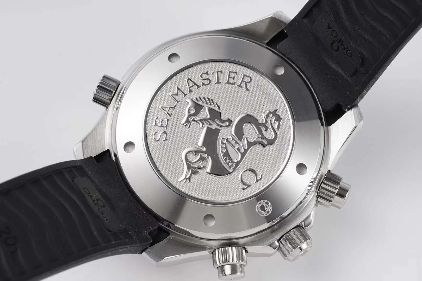 Seamaster Diver 300m Chronograph Black Dial on Rubber Strap - Image 7