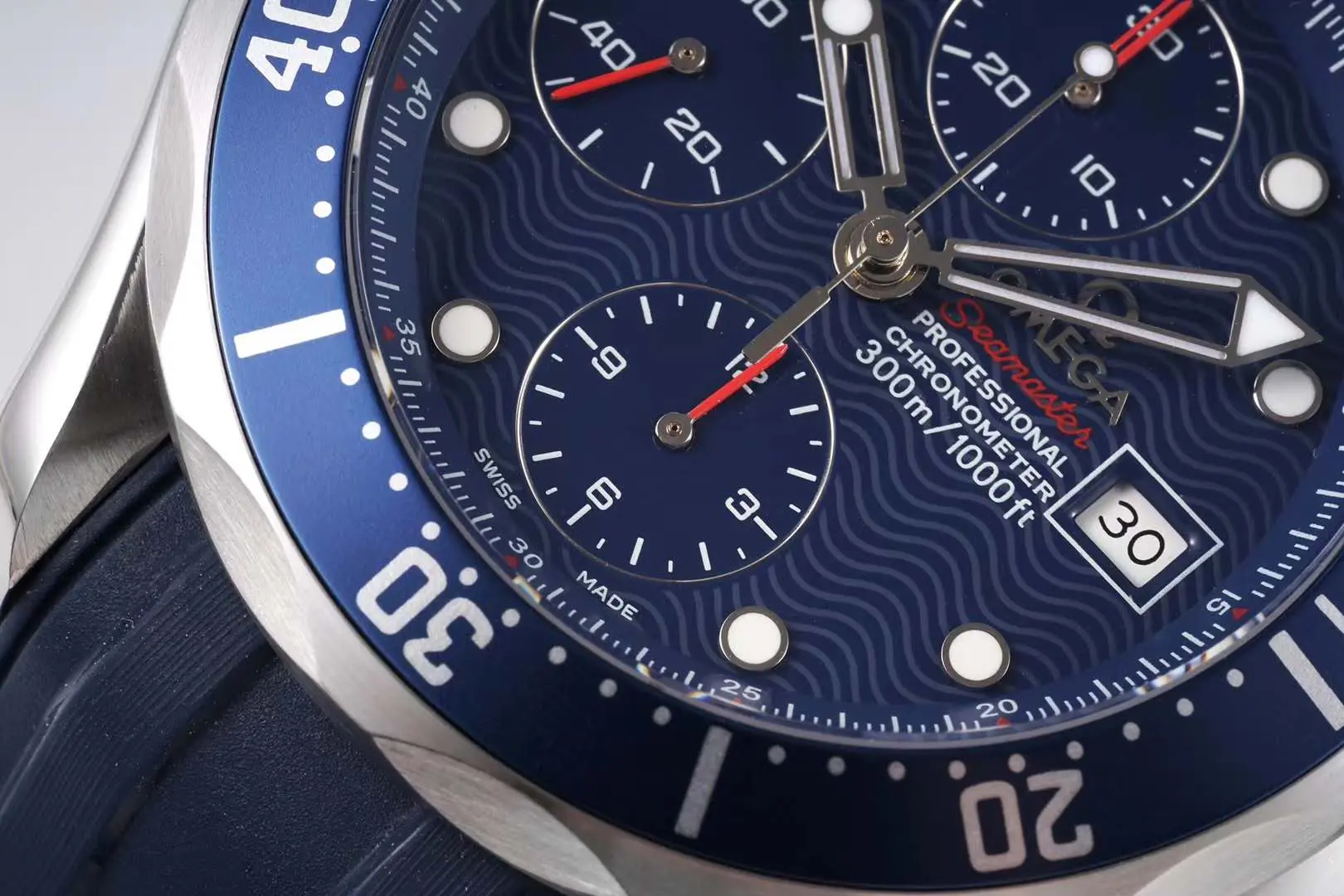 Seamaster Diver 300m Chronograph blaues Zifferblatt am Kautschukarmband – Bild 4