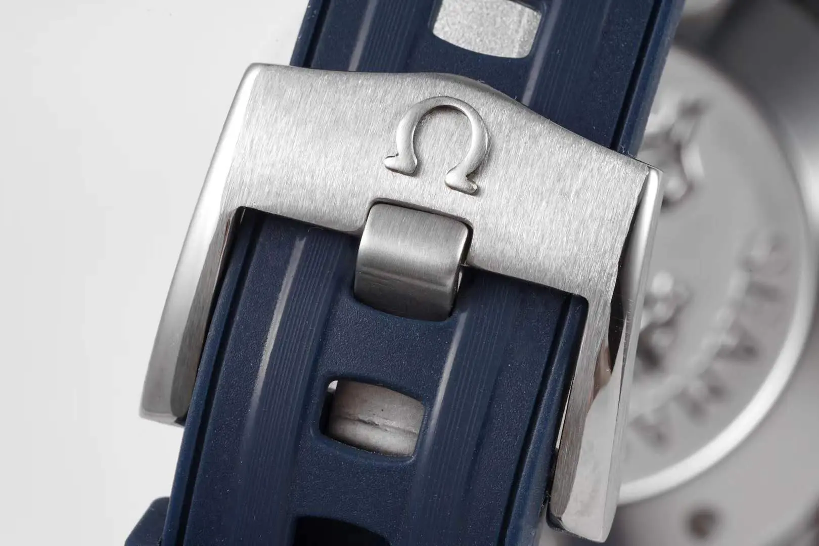 Seamaster Diver 300m Chronograph blaues Zifferblatt am Kautschukarmband – Bild 6