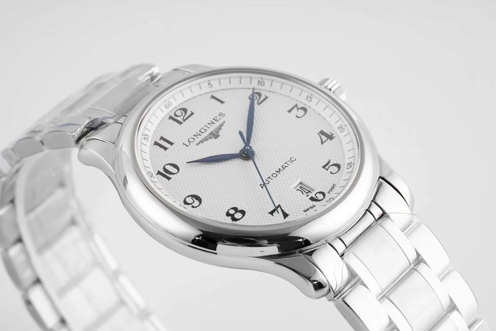 Master Collection White Dial on Bracelet - Image 5