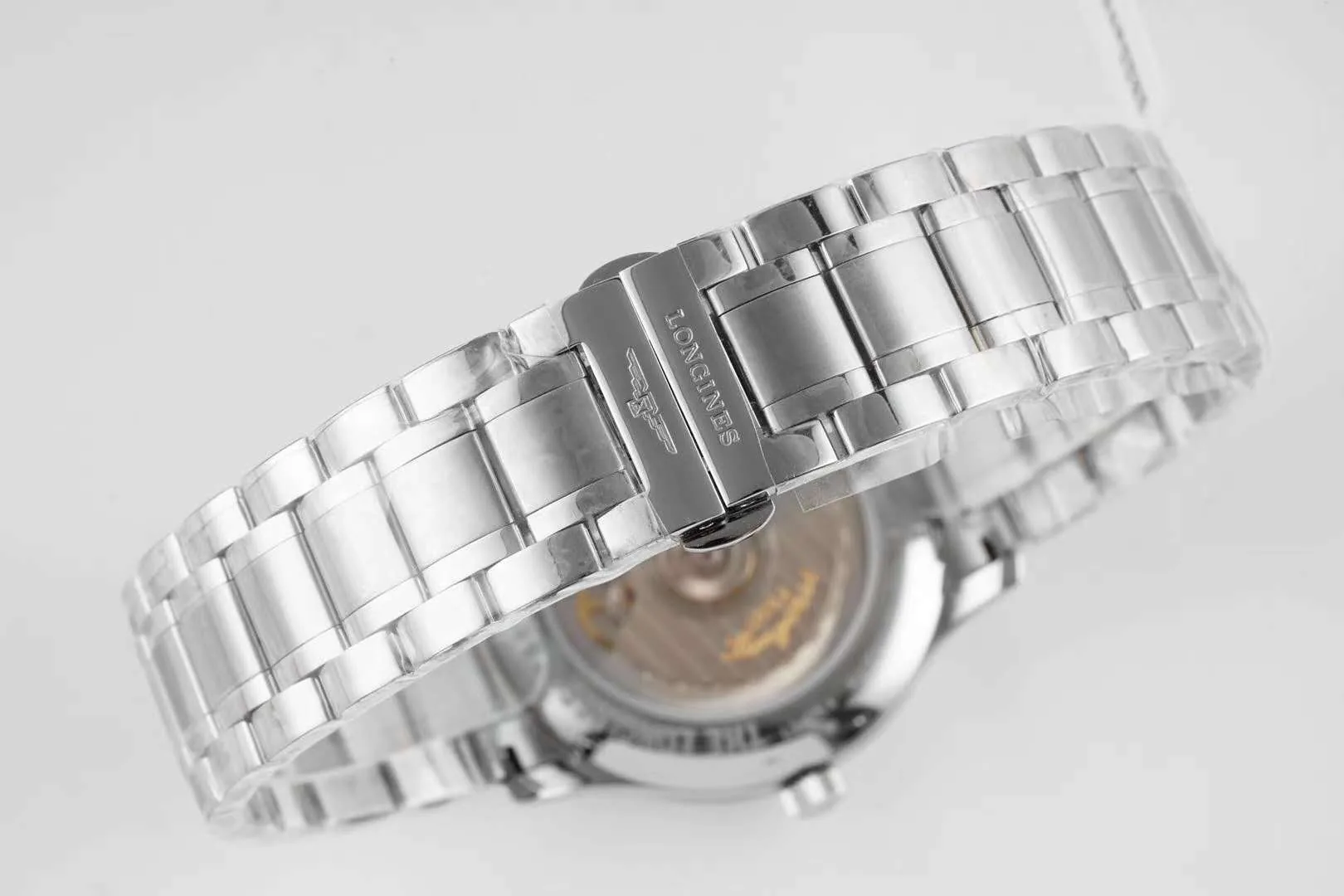 Master Collection White Dial on Bracelet - Image 6