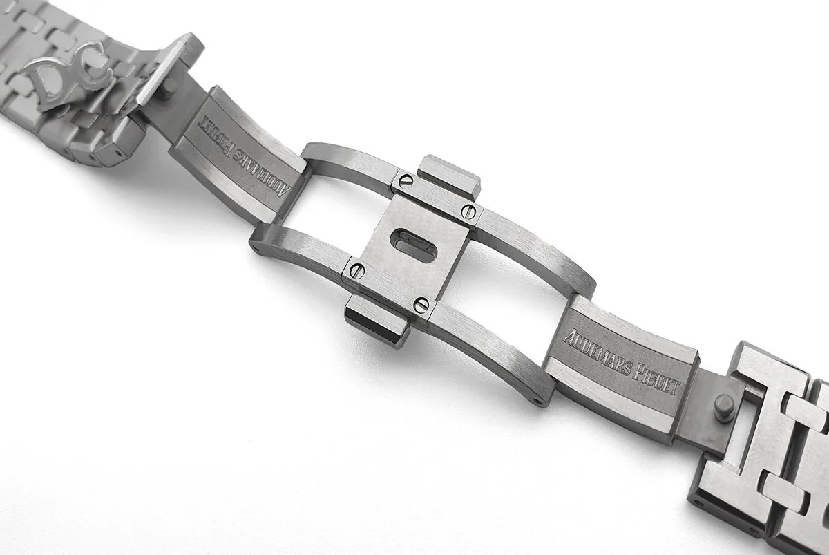 Lady Royal Oak 67650 White Dial in Steel - Image 6
