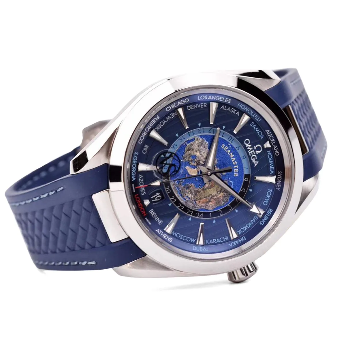 Seamaster Aqua Terra Worldtimer Master Chronometer cadran bleu sur bracelet en caoutchouc bleu – Image 6