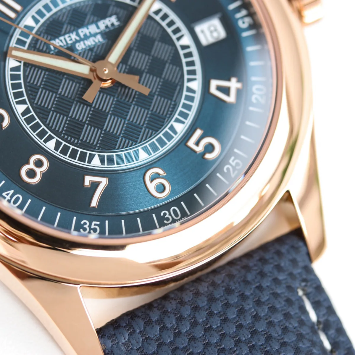 Calatrava 6007 Blue Dial in Rose Gold - Image 5