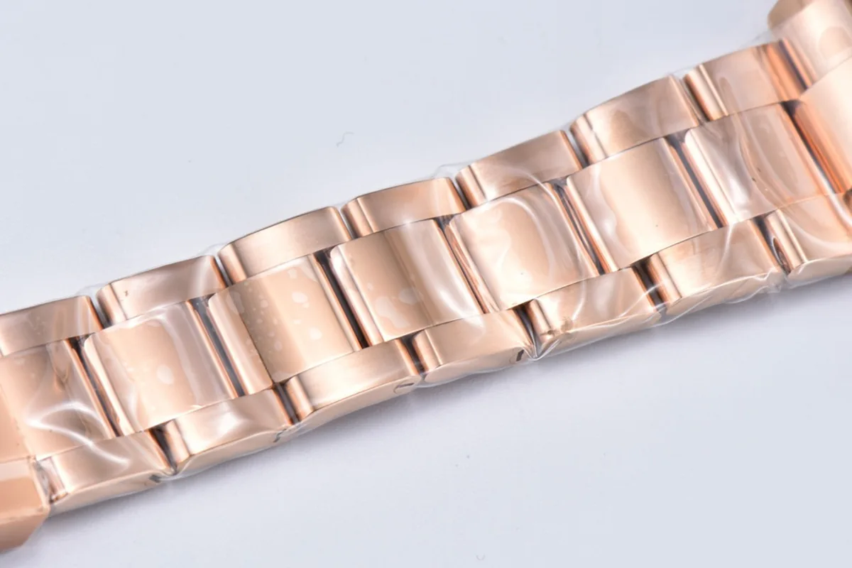 Daytona 116505 Silver Dial in Everose Gold - Image 10