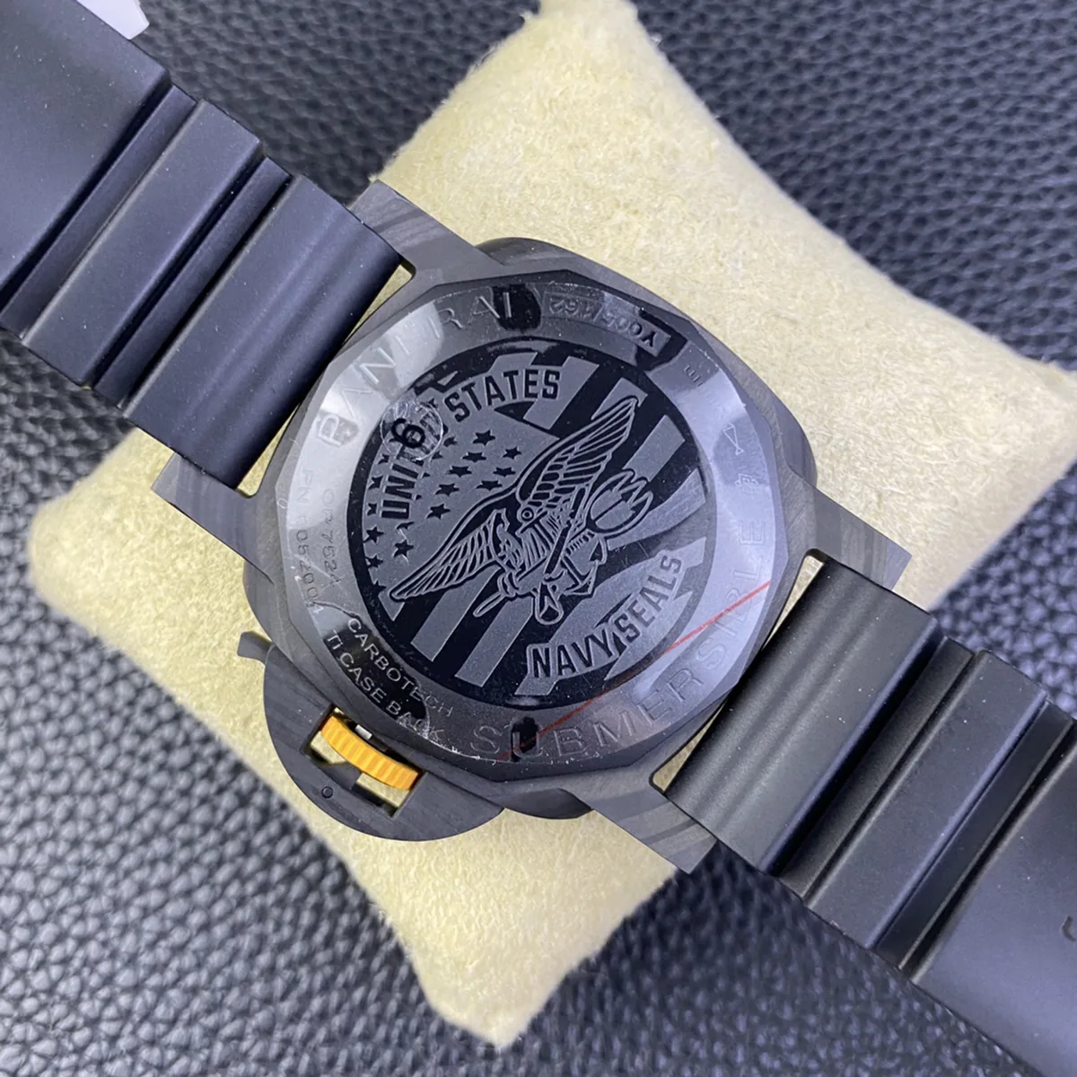 PAM1324 Submersible GMT Carbotech™ Navy Seals 44mm - Image 7