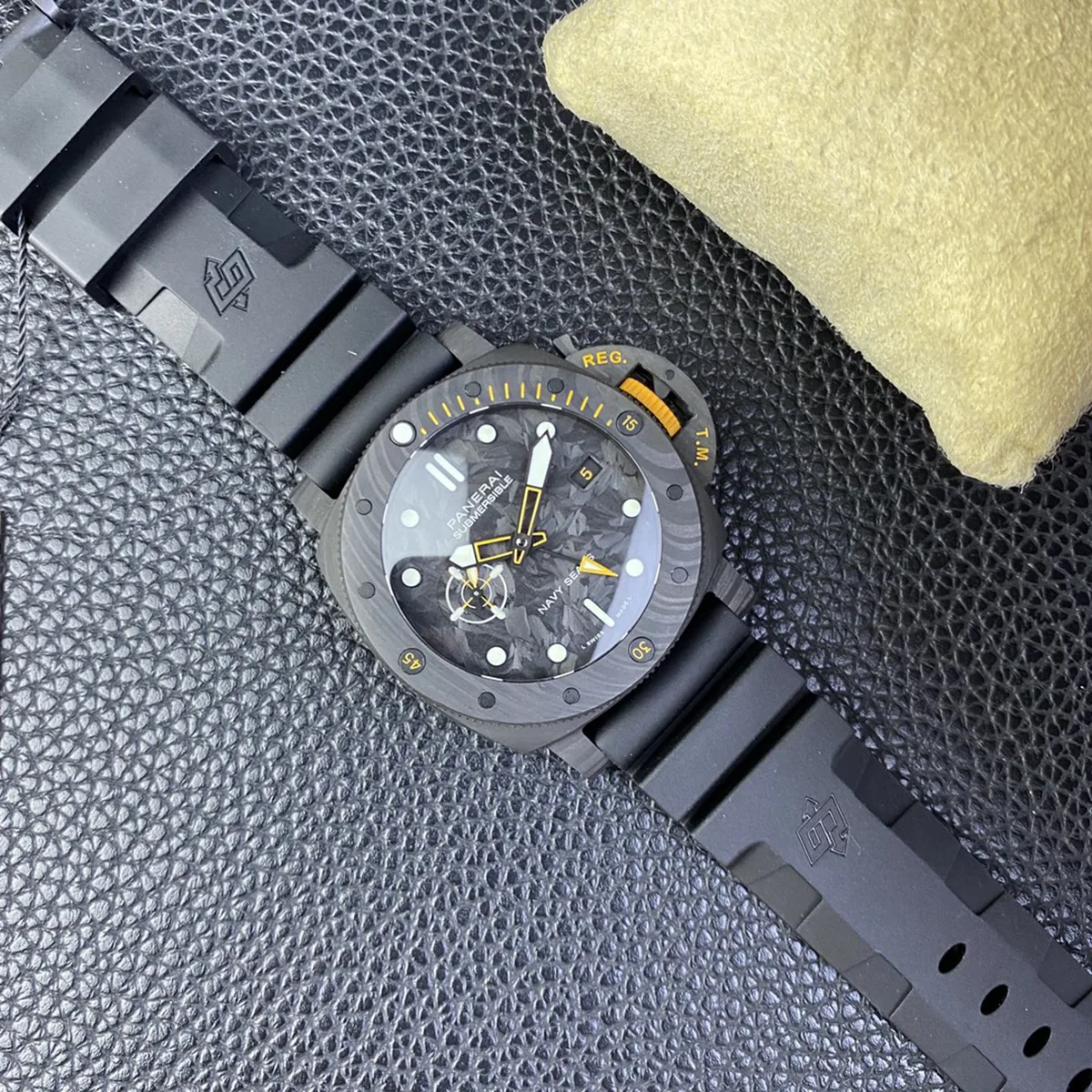 PAM1324 Submersible GMT Carbotech™ Navy Seals 44mm - Image 9