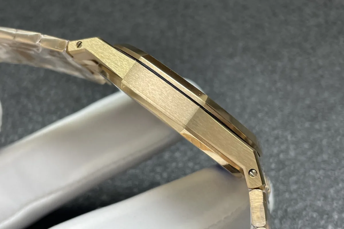 Royal Oak 16202OR 39mm Grey Dial in Rose Gold - Image 6
