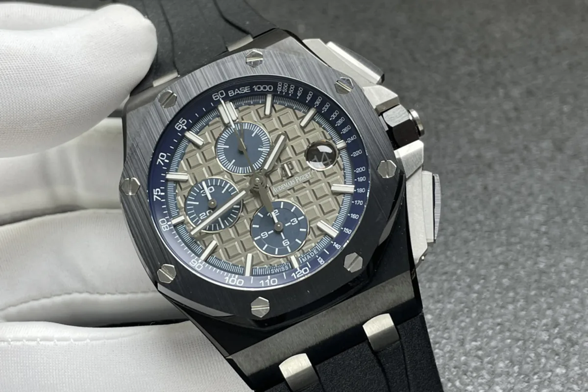 Royal Oak Offshore Novelty 43mm Grey Dial Ref. 26405CG - Image 4