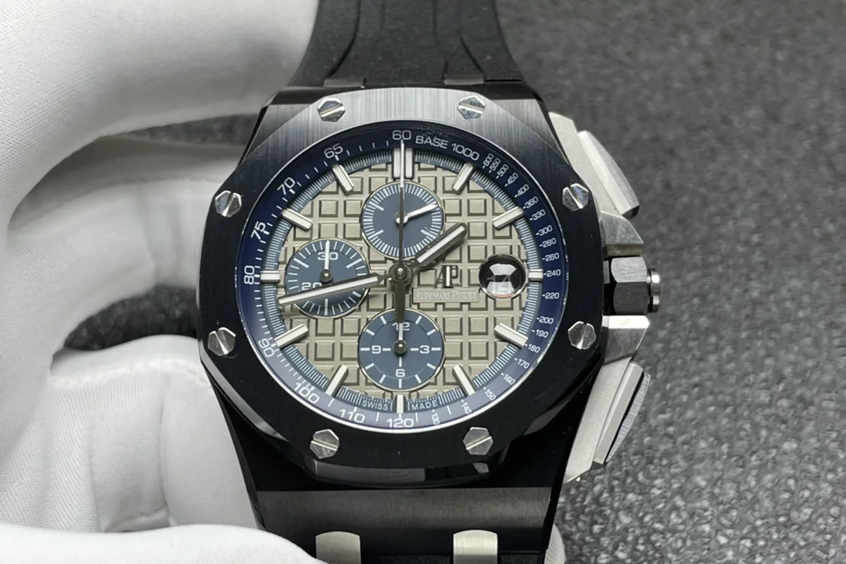 Royal Oak Offshore Novelty 43mm Grey Dial Ref. 26405CG - Image 3