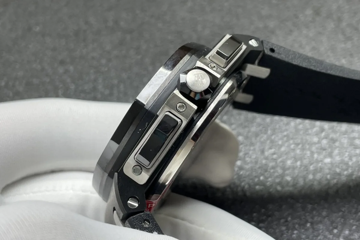 Royal Oak Offshore Novelty 43mm Grey Dial Ref. 26405CG - Image 5