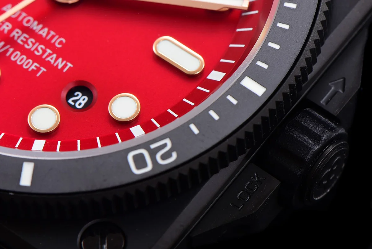 BR 03-92 Red Dial in PVD