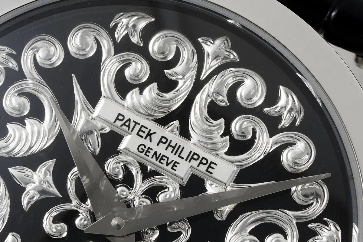 Calatrava 5088 Handengraved Black Dial in Platinum