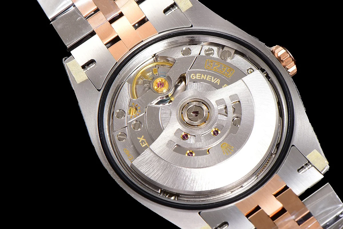 Datejust 36 126231 Silver Motif Dial with Stick Marker in Steel/Rose Gold in Jubilee
