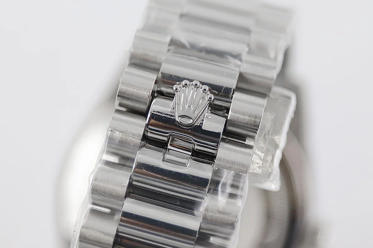 Day-Date 40 228236 Blue Dial in Platinum