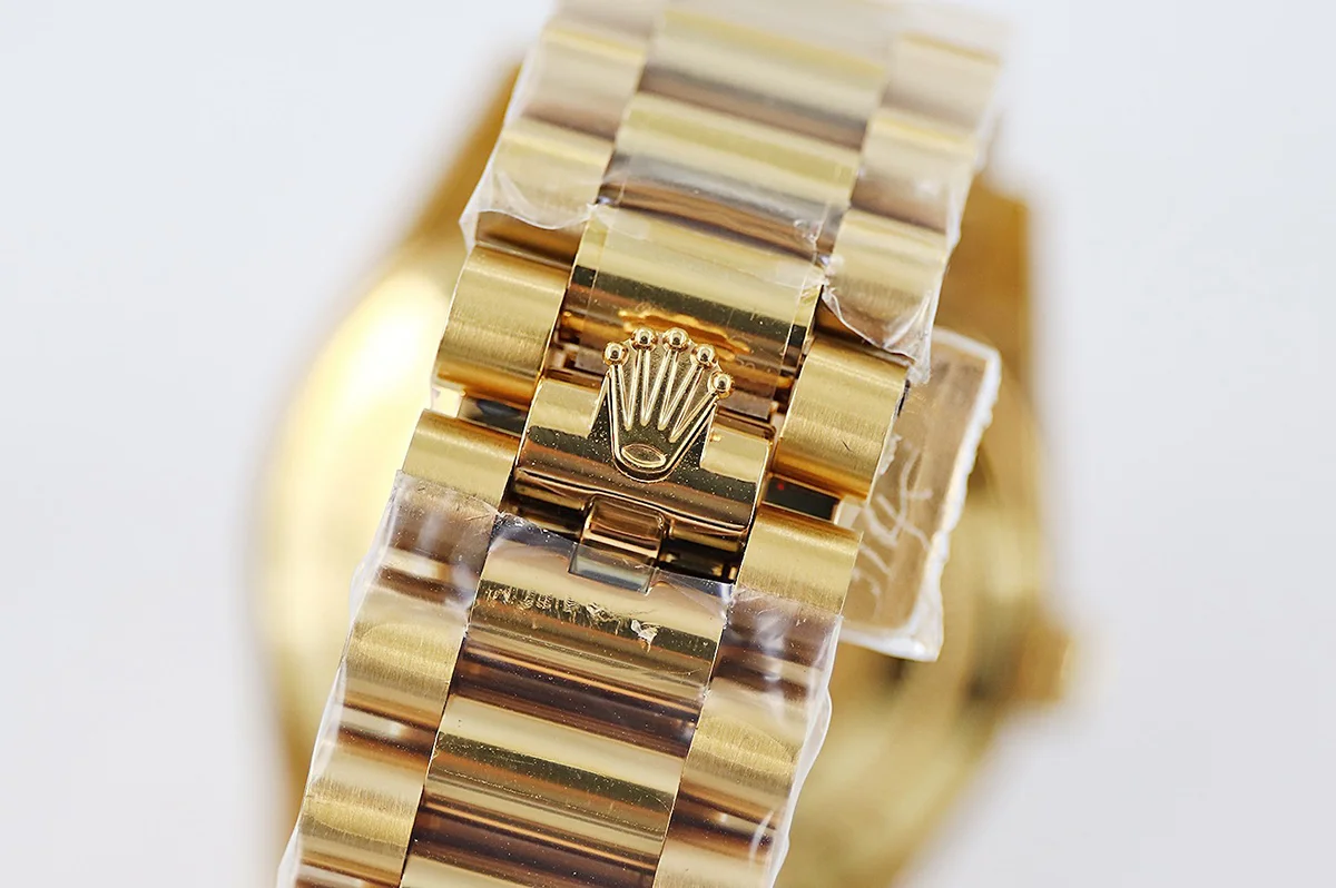 Day-Date 40 228238 Silver Dial in Yellow Gold