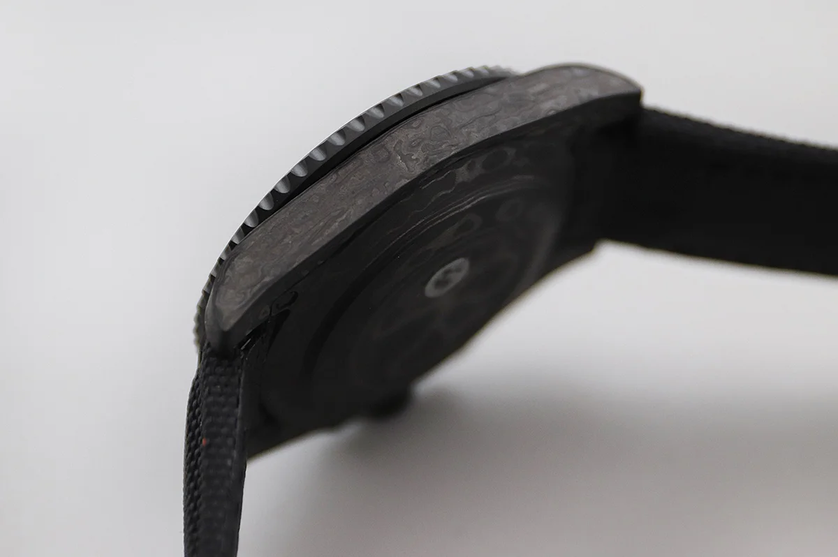 DIW Submariner All Carbon Black