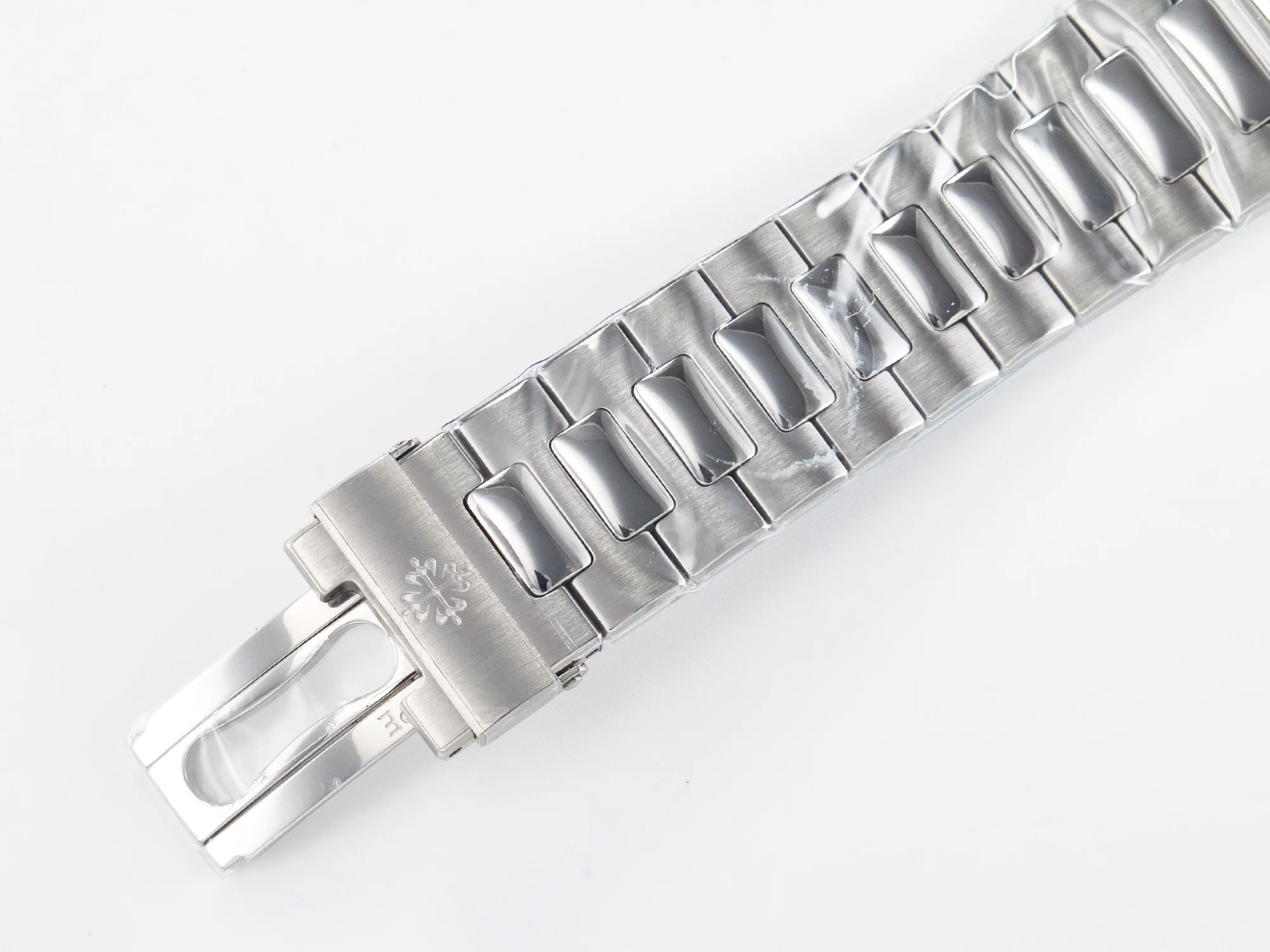 Nautilus 5711/1A-010 3KF 1:1 Best Edition Blue Textured Dial on SS Bracelet A324 Super Clone