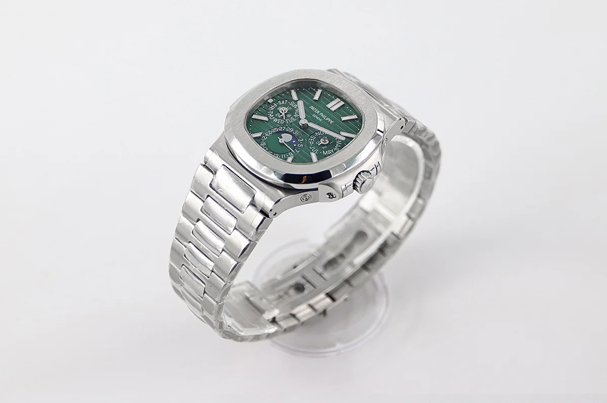 Nautilus 5740 Green Dial in Steel
