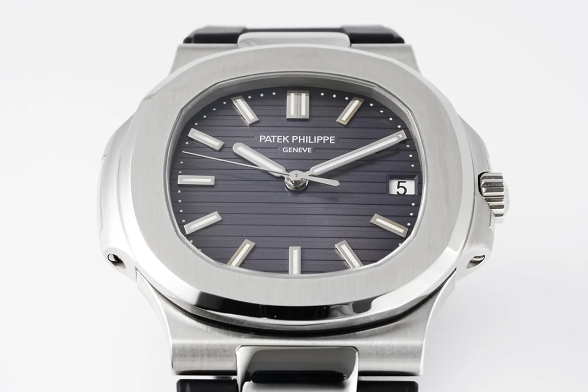 Nautilus Jumbo 5711/1A Grey Dial on Rubber Strap