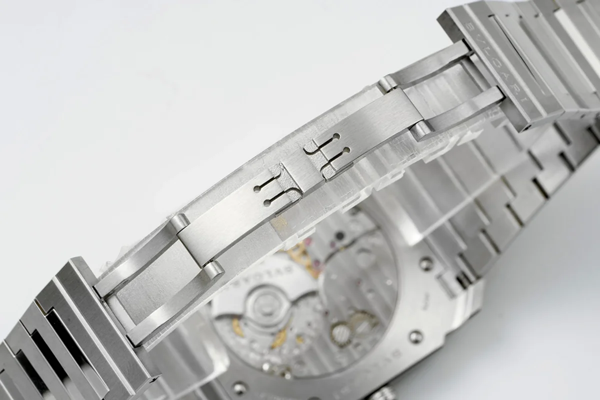 Octo Finissimo Grey Dial in Steel