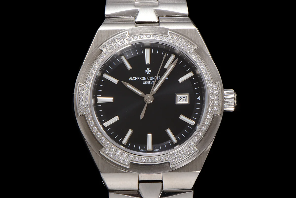 Overseas Black Dial Ref. 4205 35mm in Steel