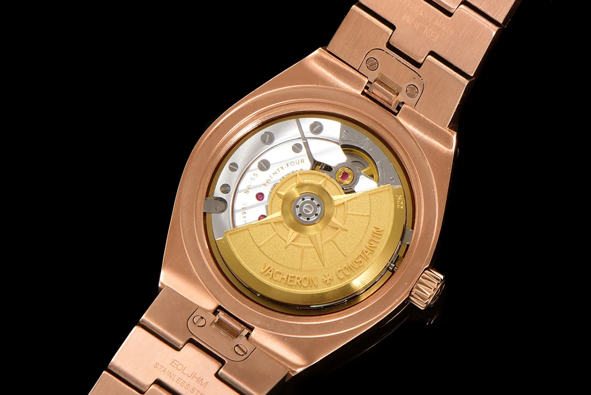 Overseas White Dial Ref. 4205 35mm in Rose Gold