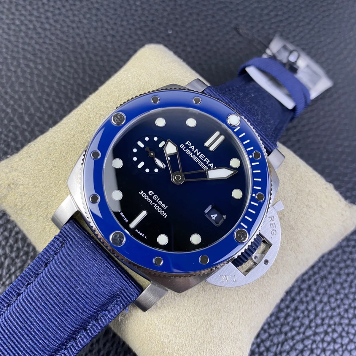 PAM1289 Submersible QuarantaQuattro Esteel™ Blue Profondo 44mm