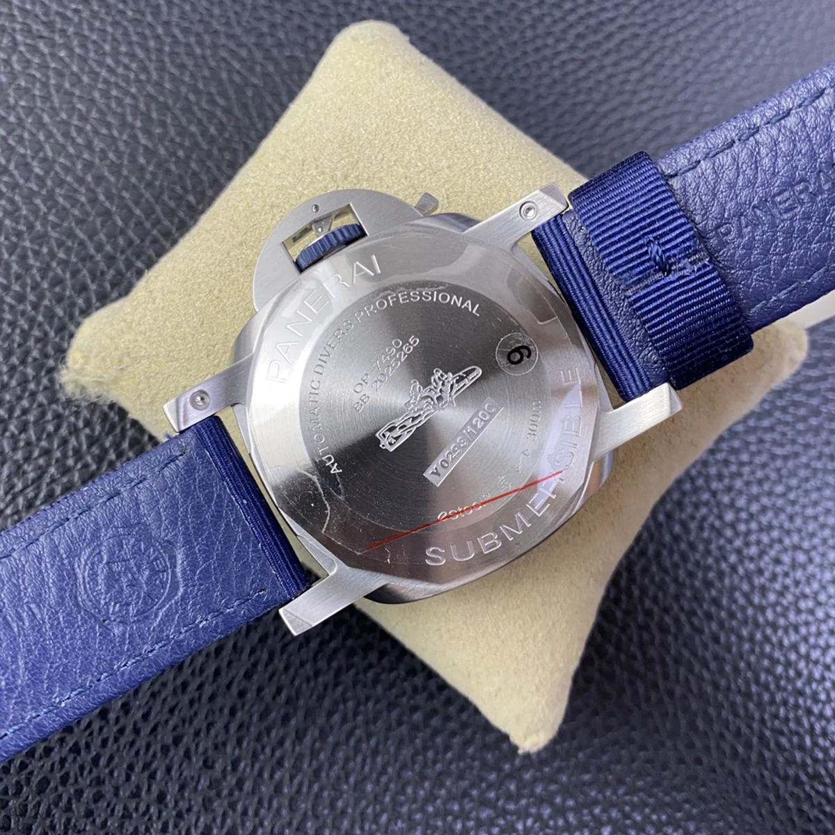 PAM1289 Submersible QuarantaQuattro Esteel™ Blue Profondo 44mm