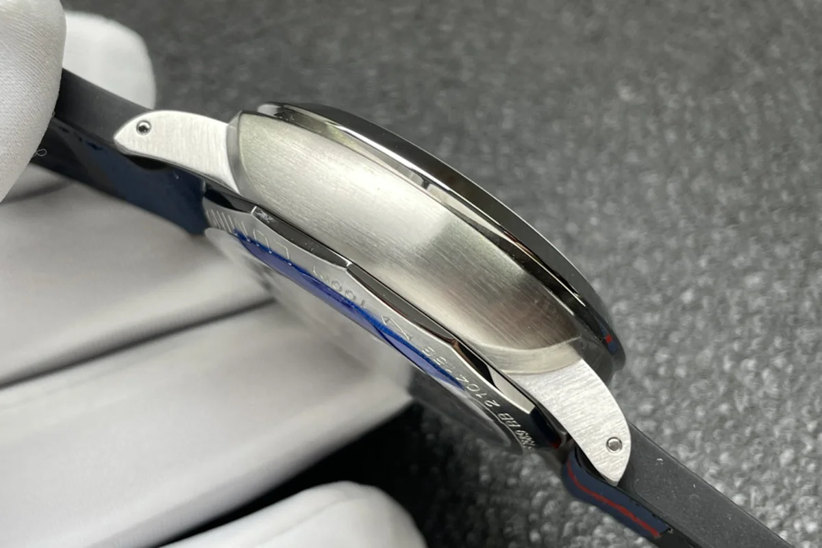 PAM1404 Luminor Quaranta BiTempo Luna Rossa 40mm