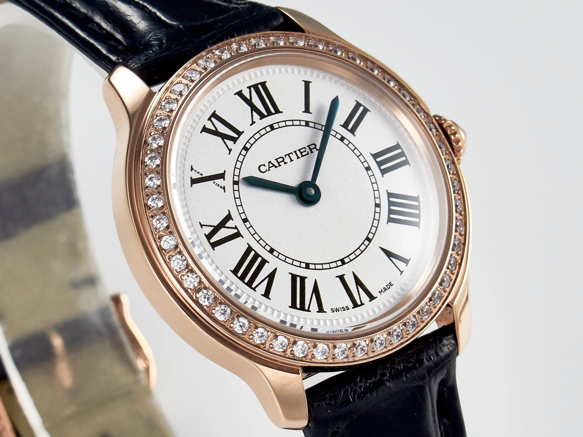 Ronde Louis Cartier 29mm RG DRF 1:1 Best Edition Sandblasted Beige Dial Diamonds Bezel on Black Leather Strap Ronda Quartz