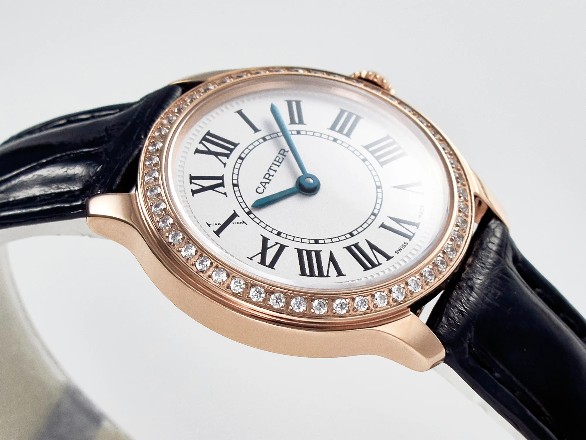 Ronde Louis Cartier 29mm RG DRF 1:1 Best Edition Sandblasted Beige Dial Diamonds Bezel on Black Leather Strap Ronda Quartz