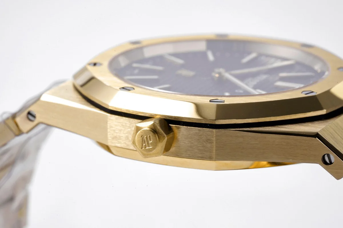 Royal Oak 15202 Blue Dial in Yellow Gold