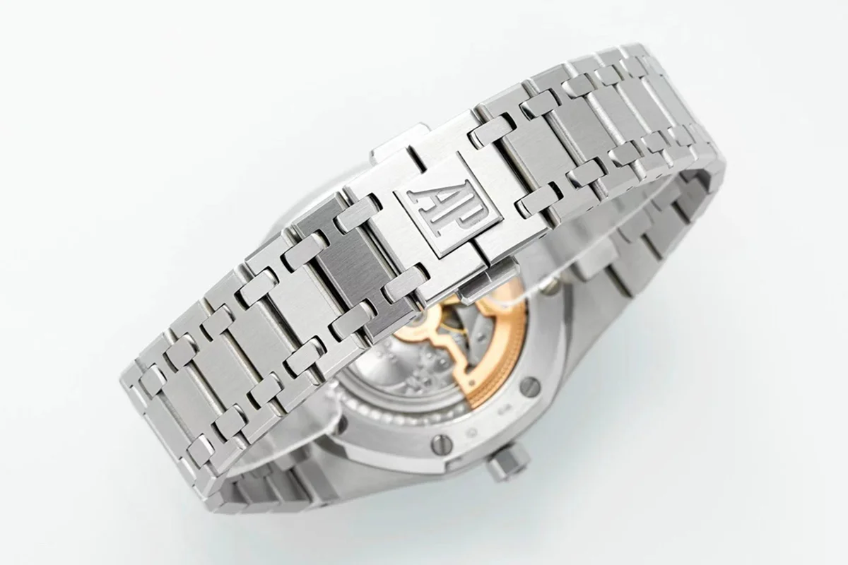 Royal Oak 15202 White Dial in Steel
