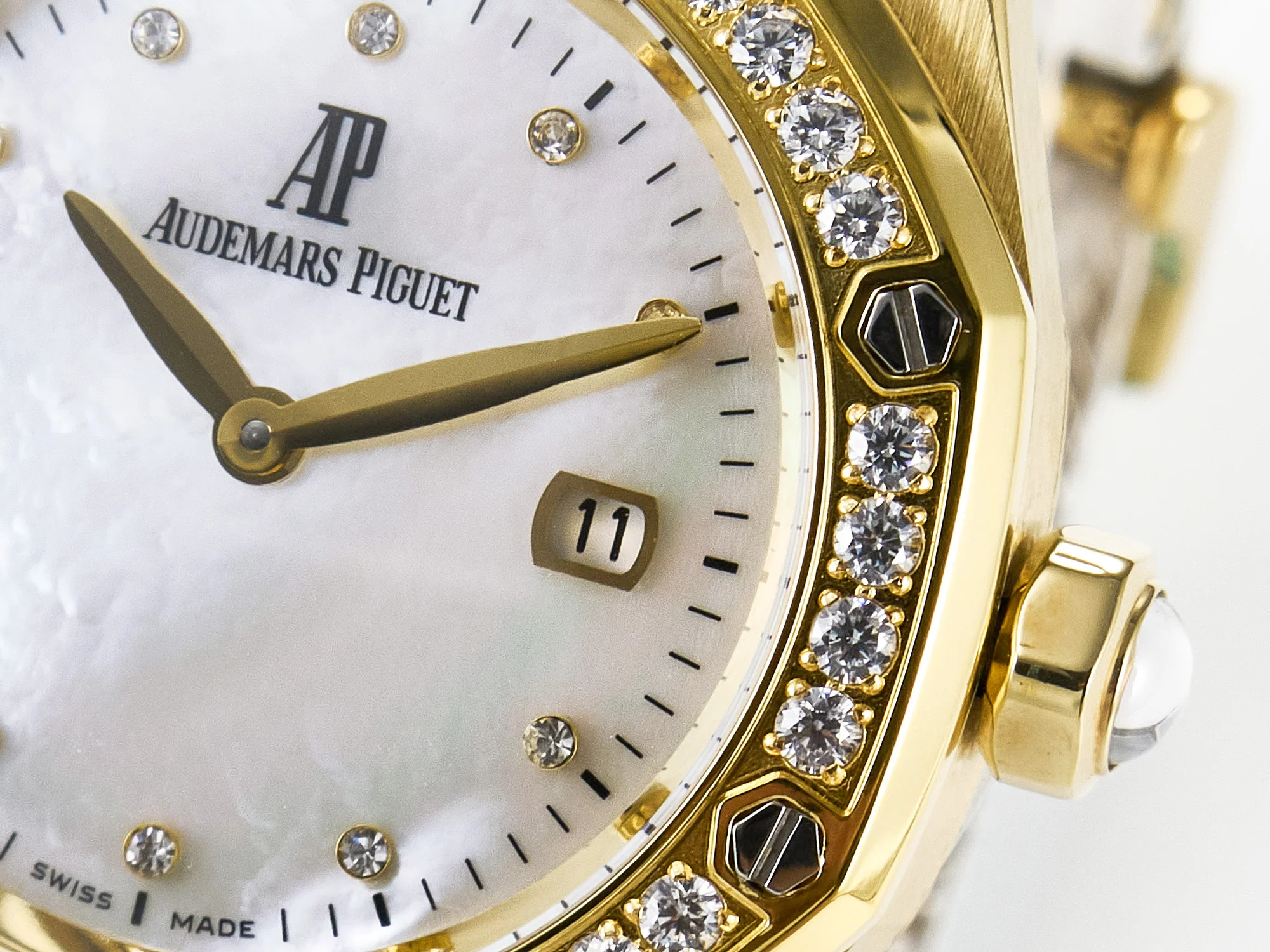 Royal Oak Ladies 33mm YG DRF Best Edition MOP Dial Diamonds Bezel on White Rubber Strap ETA Quartz