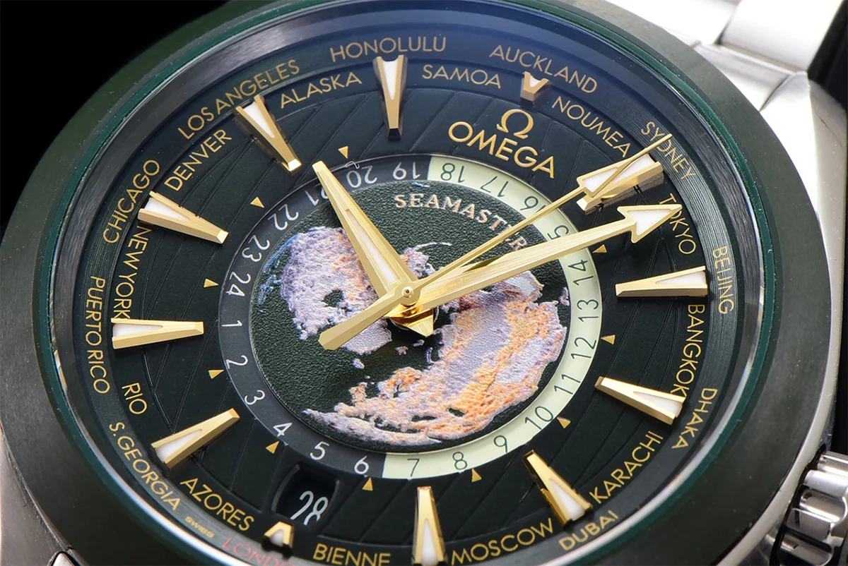 Seamaster Aqua Terra Worldtimer Master Chrononometer Green Dial on Bracelet