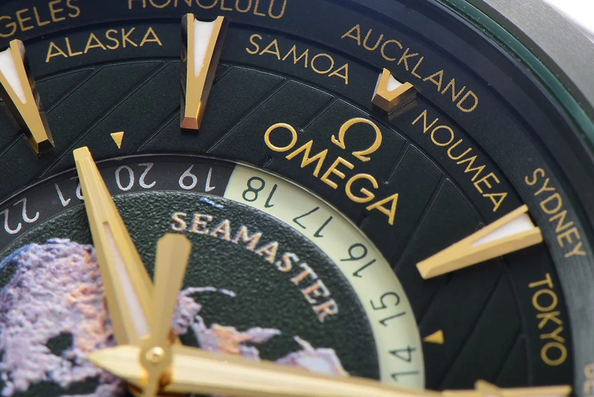 Seamaster Aqua Terra Worldtimer Master Chrononometer Green Dial on Bracelet