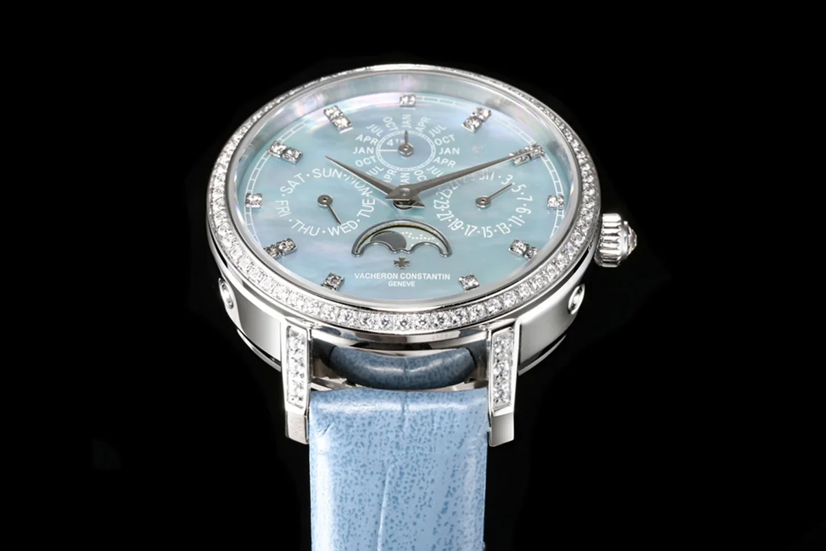 Traditionelle Perpetual Calendar Ultra-Thin 4305T/000G-B948 Blue Dial in White Gold